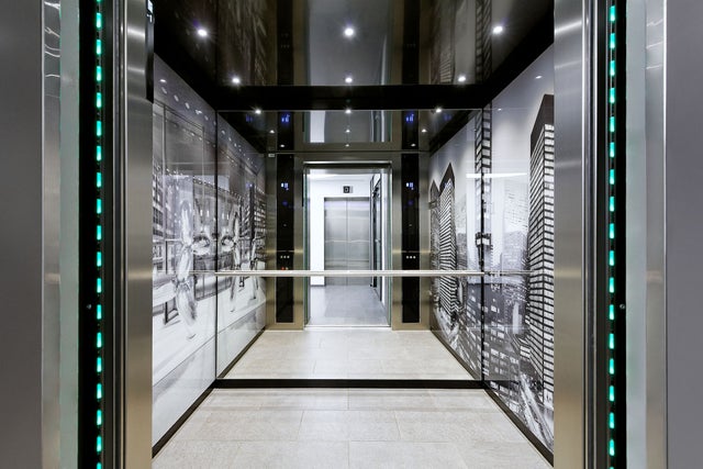 Elevator in Westend Gate