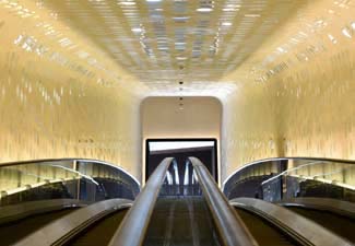 2016 Arched escalator, Hamburg