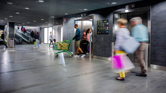 shopping center elevators