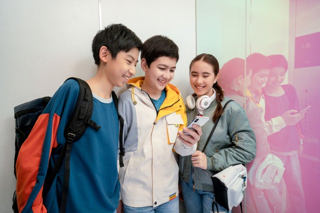 kids inside elevator